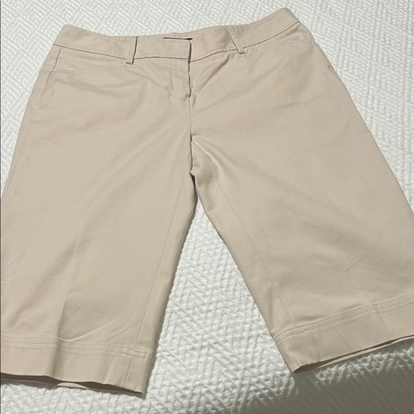 Lafayette 148 New York Beige Bermudas - Picture 1 of 10